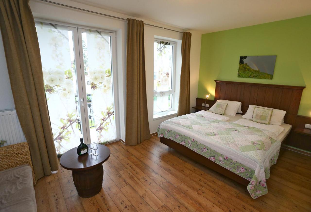 Wein-Traeume Hotel Thuengersheim Ngoại thất bức ảnh